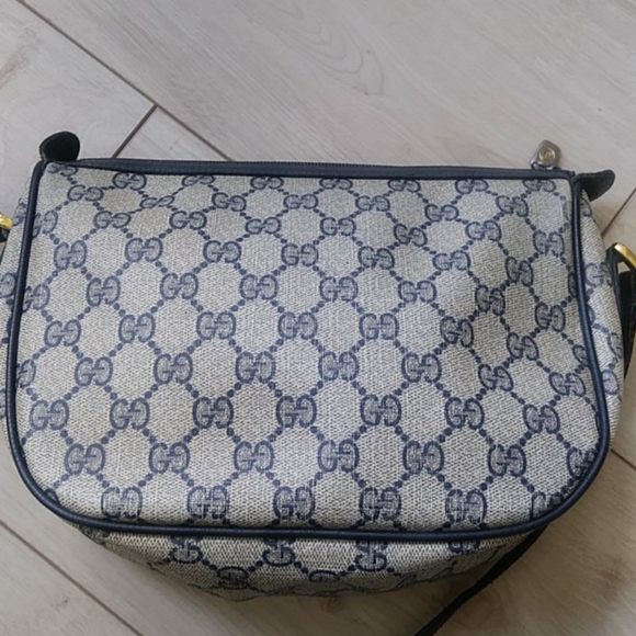 ***SOLD****GUCCI SHERRY LINE SHOULDER BAG - Picture 6 of 8